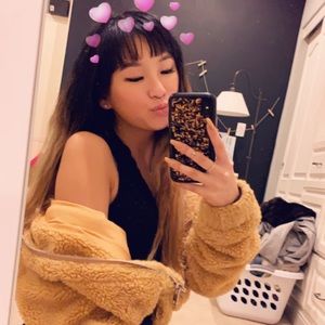 Meet your Posher, Claire